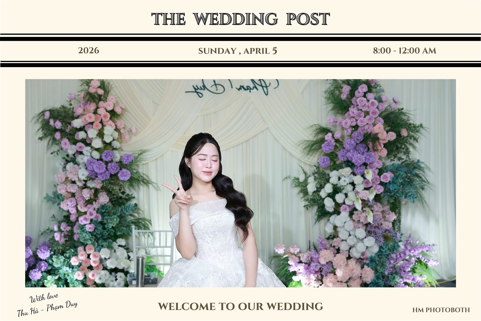 Layout in The Wedding Post của HM Photobooth — ảnh cô dâu trong khung báo cổ điển