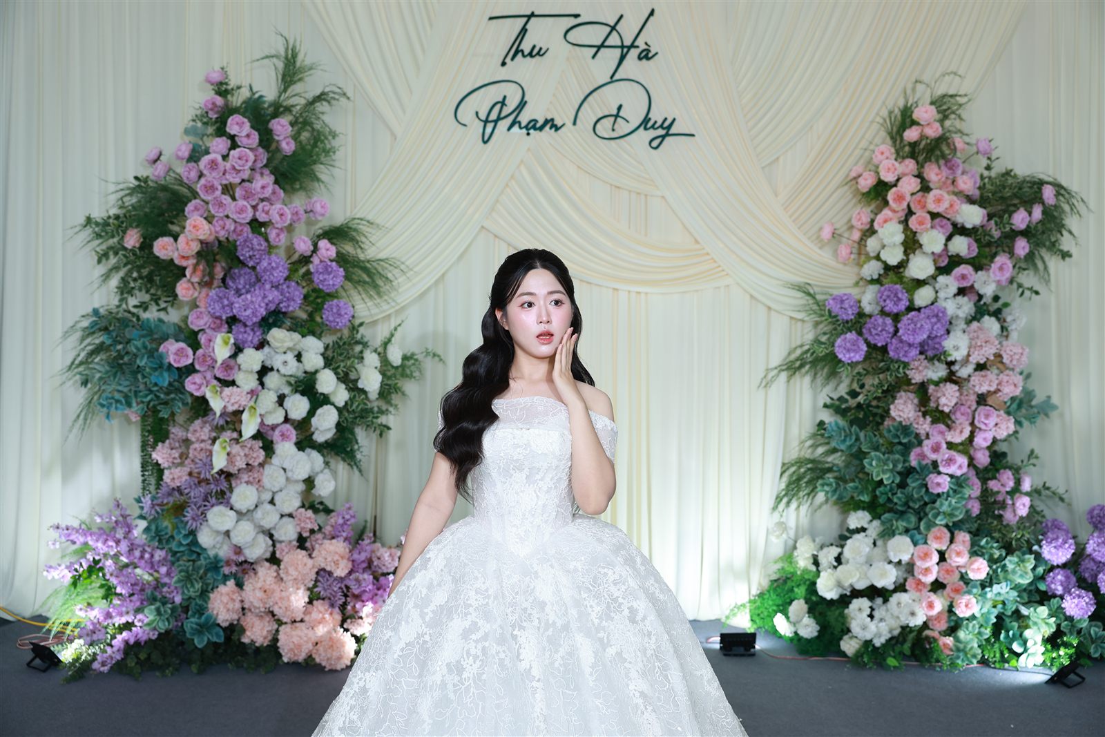 Cô dâu trong ngày cưới do HM Homi Wedding Film ghi lại